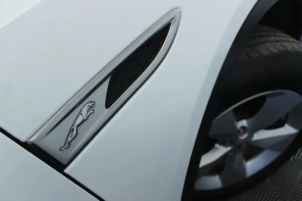 Used Jaguar E-Pace S 163 HP (119 kW) 2021 White SUV