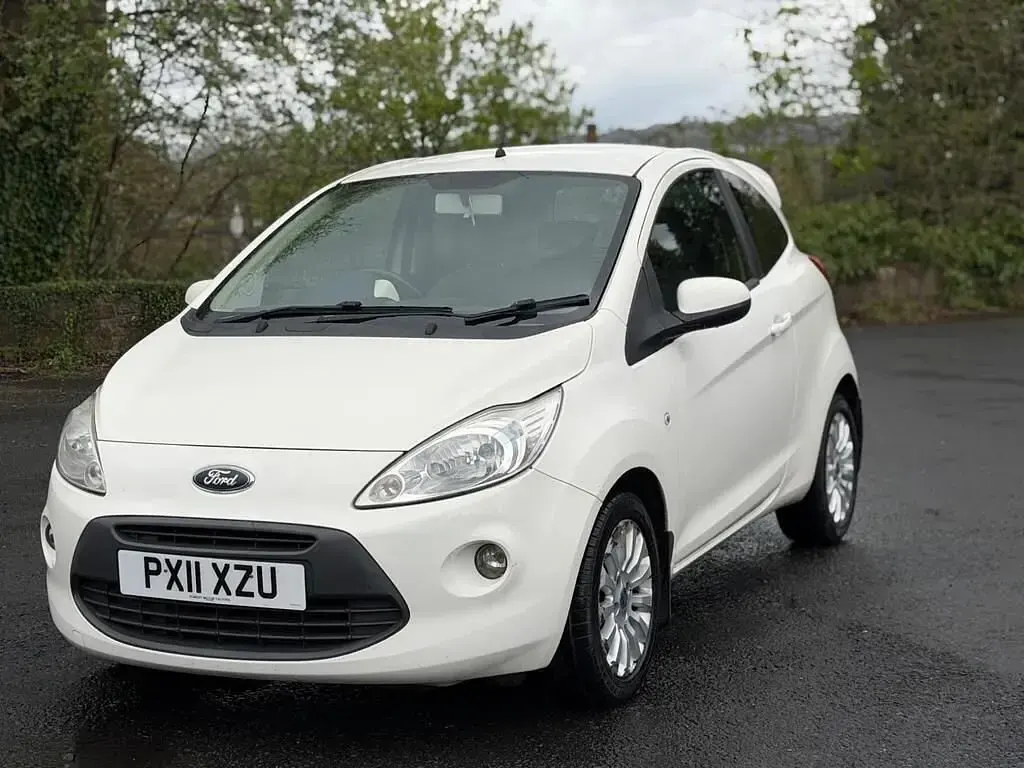 Used Ford Ka Zetec 69 HP (50 kW) 2011 White Hatchback