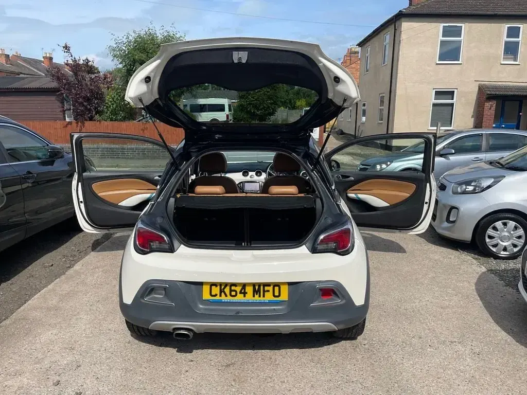 Used Vauxhall Adam Rocks 87 HP (63 kW) 2014 White Hatchback