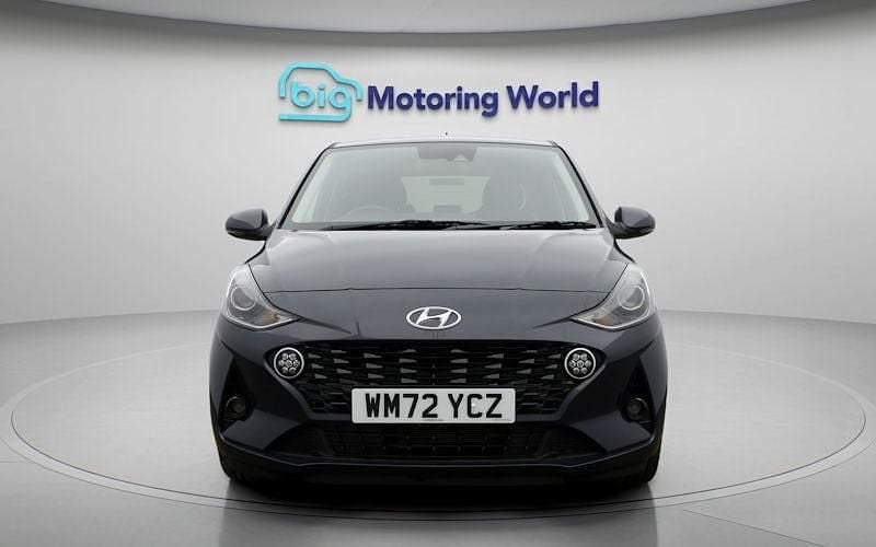 Gebraucht Hyundai i10 Premium 84 PS (61 kW) 2023 Grau Kleinwagen