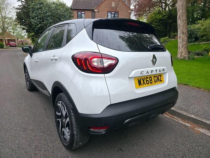Used Renault Captur Iconic 2018 White SUV