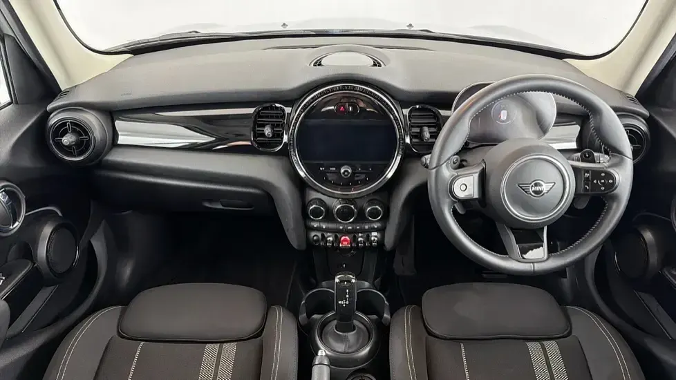 Used Mini Cooper S Classic 176 HP (129 kW) 2023 Silver Hatchback