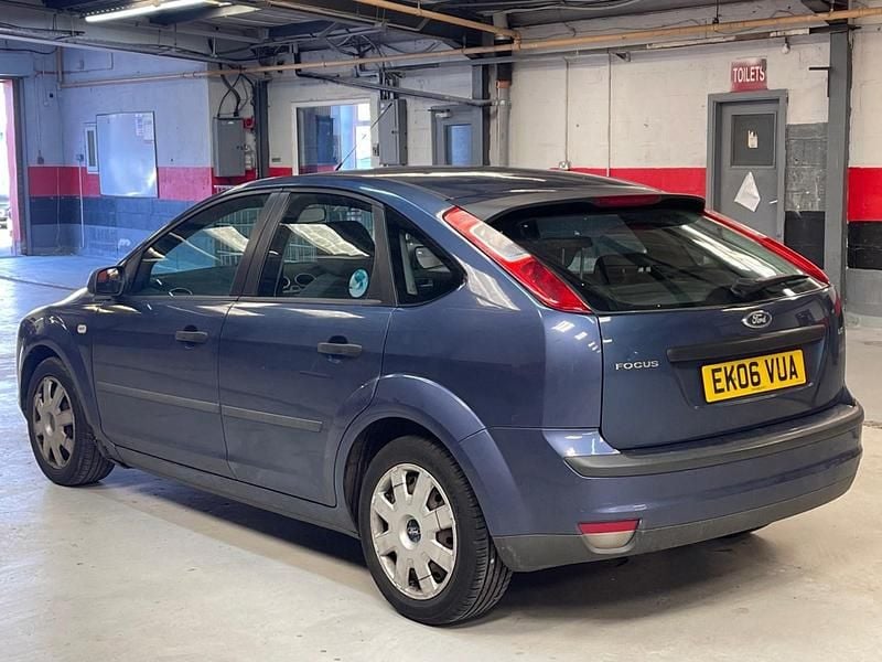 Used Ford Focus 100 HP (73 kW) 2006 Blue Hatchback