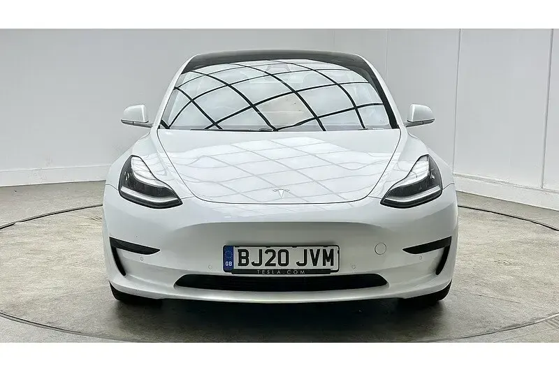 Used Tesla Model 3 Standard Range 239 kW (325 HP) 2020 White Sedan