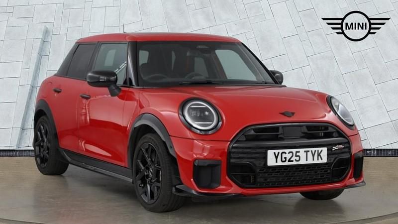 Begagnad Mini Cooper Hatch 113 kW (154 HK) 2025 Röd Halvkombi
