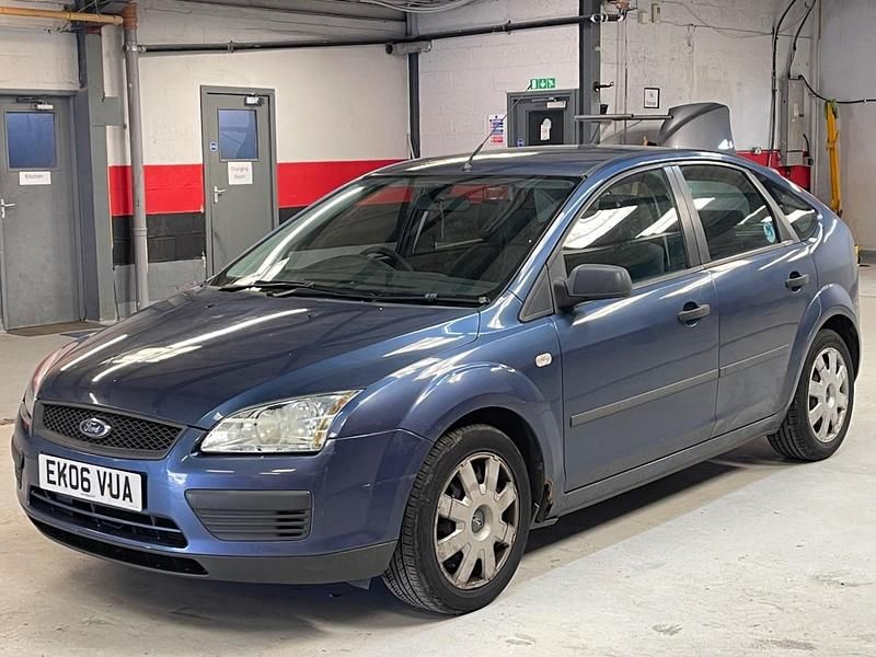 Used Ford Focus 100 HP (73 kW) 2006 Blue Hatchback