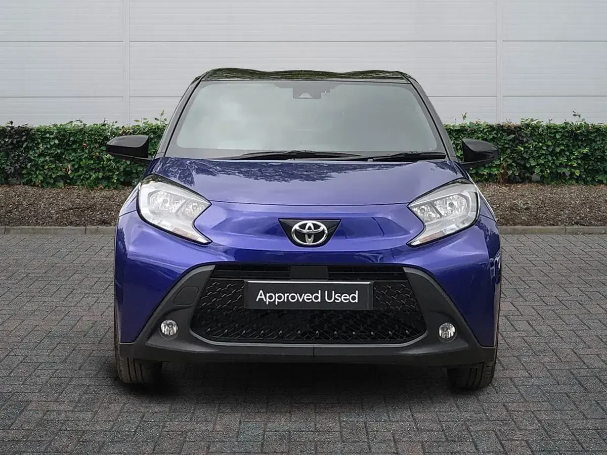 Used Toyota Aygo X 72 HP (52 kW) 2024 Blue SUV