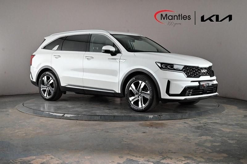 White Used 2023 Kia Sorento SUV | £34,295 (Super price) - Image 1/4