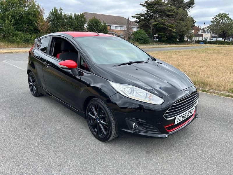 Black Used 2016 Ford Fiesta Zetec Hatchback | £4,495 (Fair price) - Image 1/4