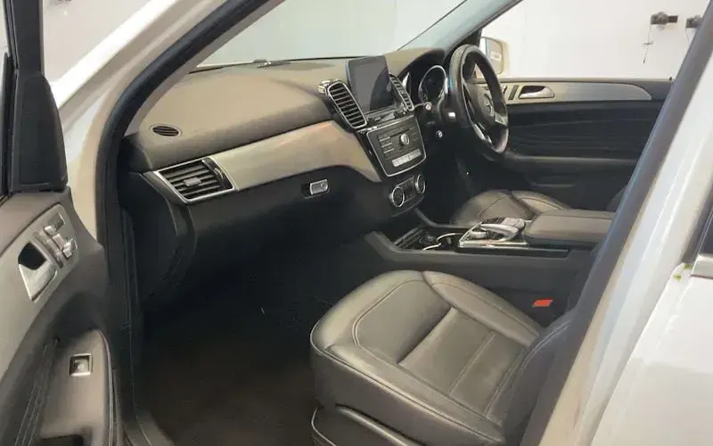 Used Mercedes GLE250 AMG Line Premium 204 HP (150 kW) 2017 White SUV