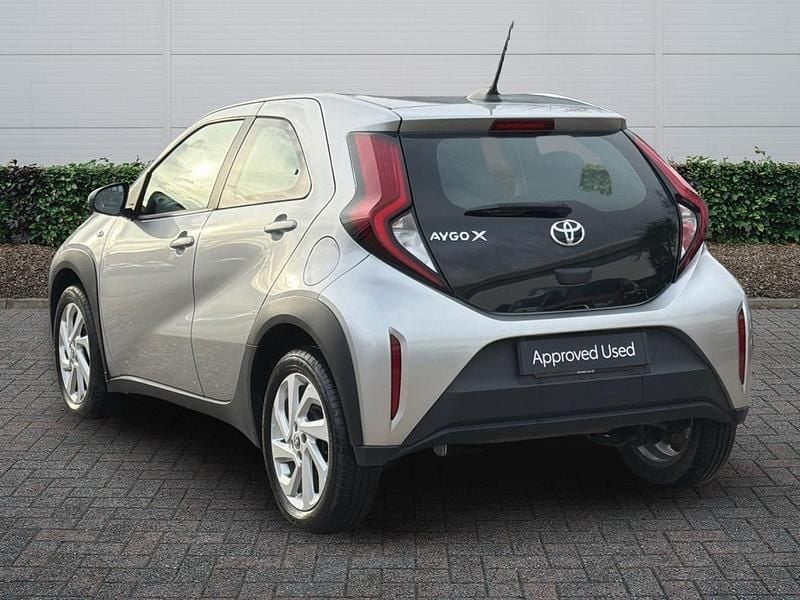 Used Toyota Aygo X PURE 72 HP (52 kW) 2022 Silver SUV