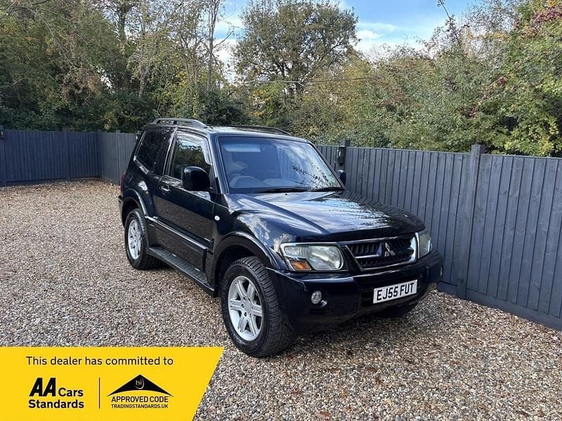 Black Used 2005 Mitsubishi Shogun Warrior SUV | £4,995 (Fair price) - Image 1/4