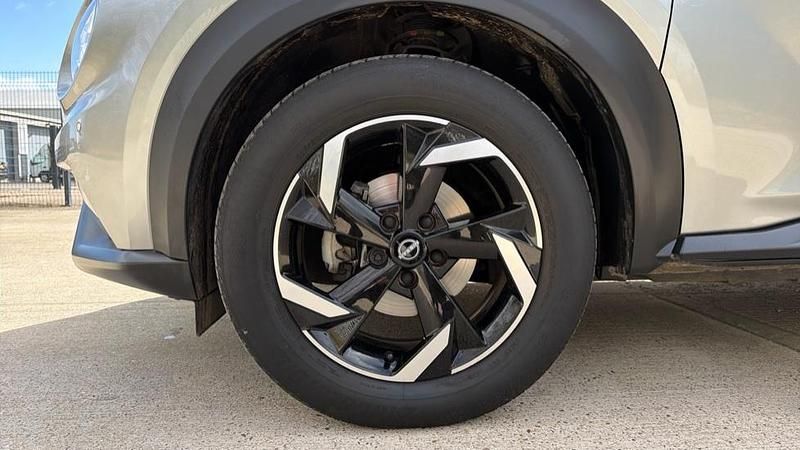 Used Nissan Juke N-Connecta 114 HP (83 kW) 2023 Silver SUV