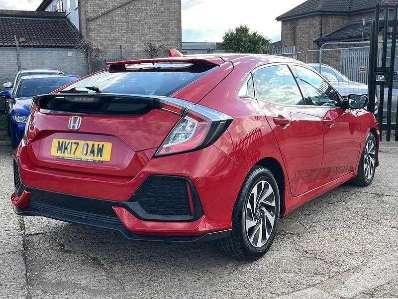Used Honda Civic SE 129 HP (94 kW) 2017 Red Hatchback