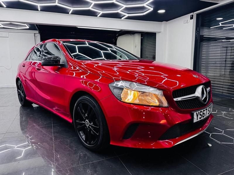 Used Mercedes A160 2017 Red Hatchback