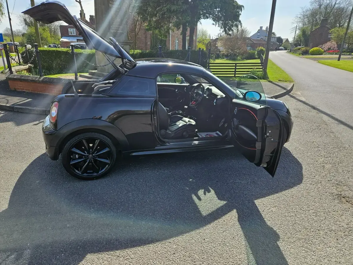 Used Mini Cooper S Coupé 2015 Black Coupe