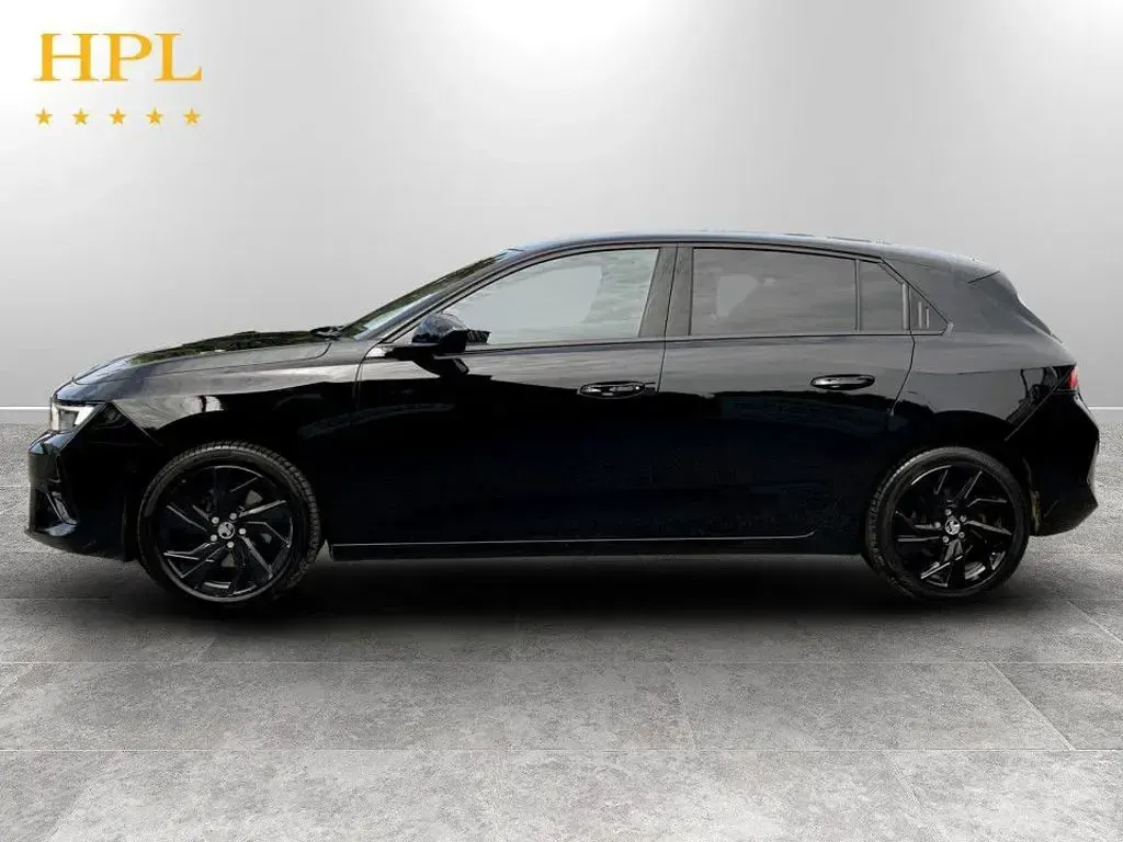 Used Vauxhall Astra S 130 HP (95 kW) 2023 Black Hatchback