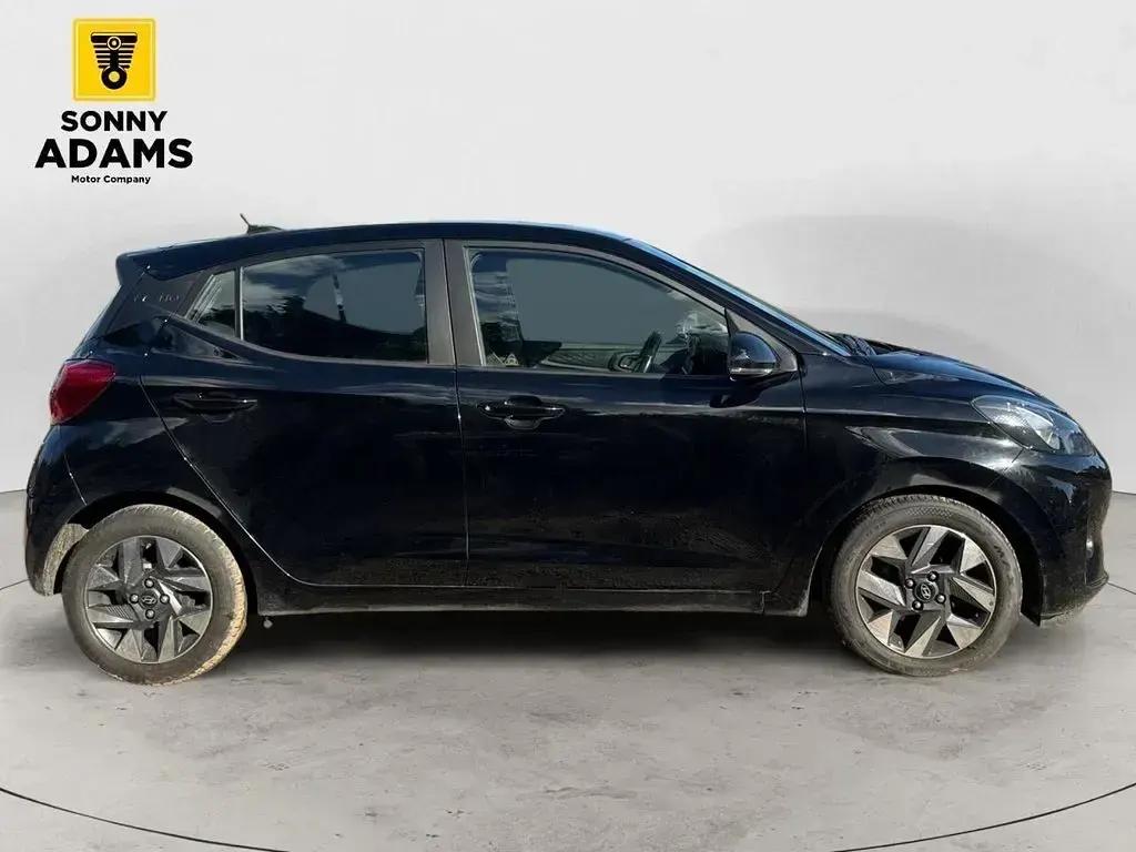 Used Hyundai i10 Advanced 63 HP (46 kW) 2024 Black Hatchback