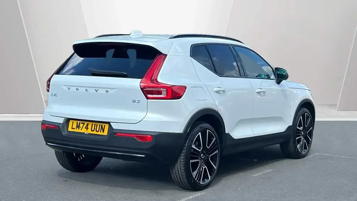 Used Volvo XC40 Ultra 161 HP (118 kW) 2025 White SUV