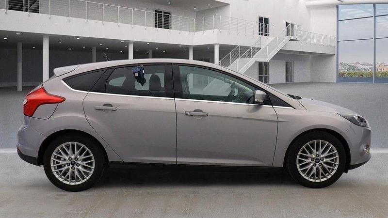 Used Ford Focus Zetec 2013 Silver Hatchback