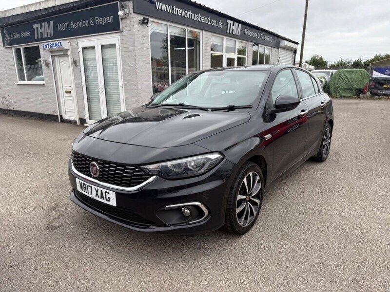 Black Used 2017 Fiat Tipo Lounge Hatchback | £5,695 (Fair price) - Image 1/4