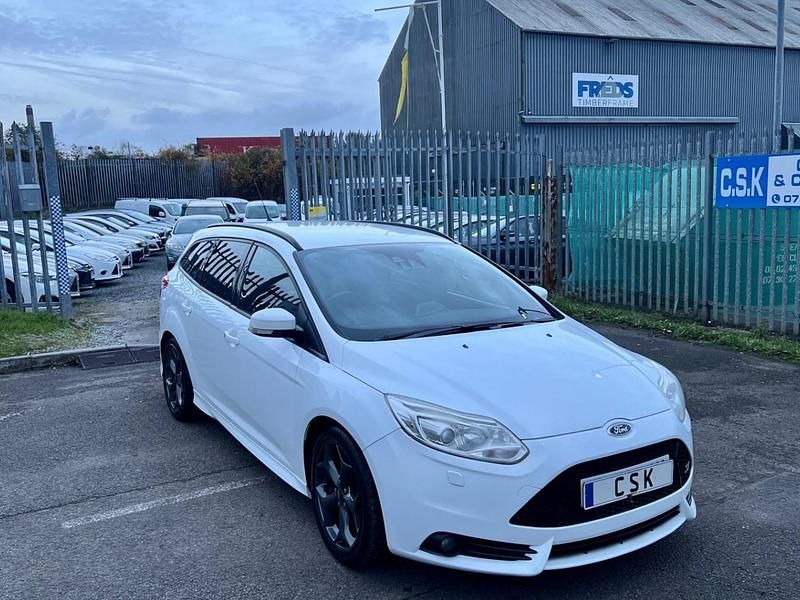 Used Ford Focus ST 2012 White Estate