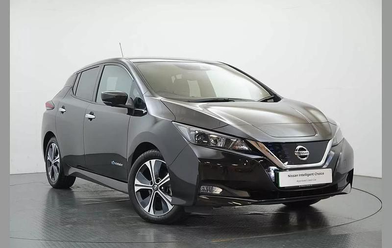 Black Used 2021 Nissan Leaf N-Connecta Hatchback | £11,299 (Fair price) - Image 1/4