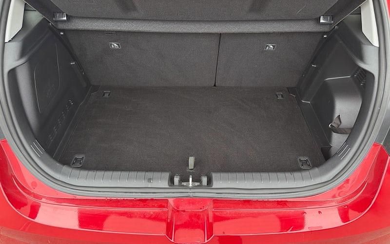 Used Hyundai i20 Premium 101 HP (74 kW) 2023 Red Hatchback