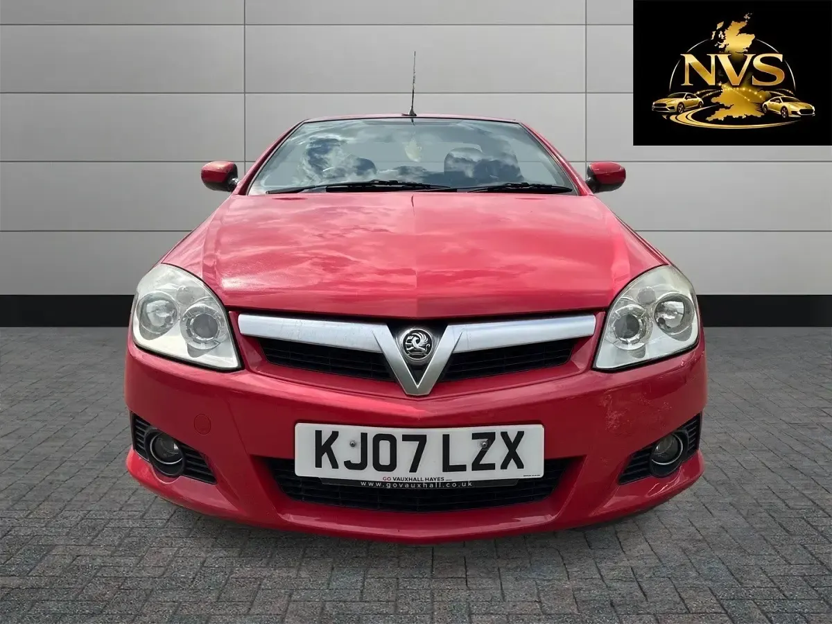 Used Vauxhall Tigra 90 HP (66 kW) 2007 Red Cabriolet