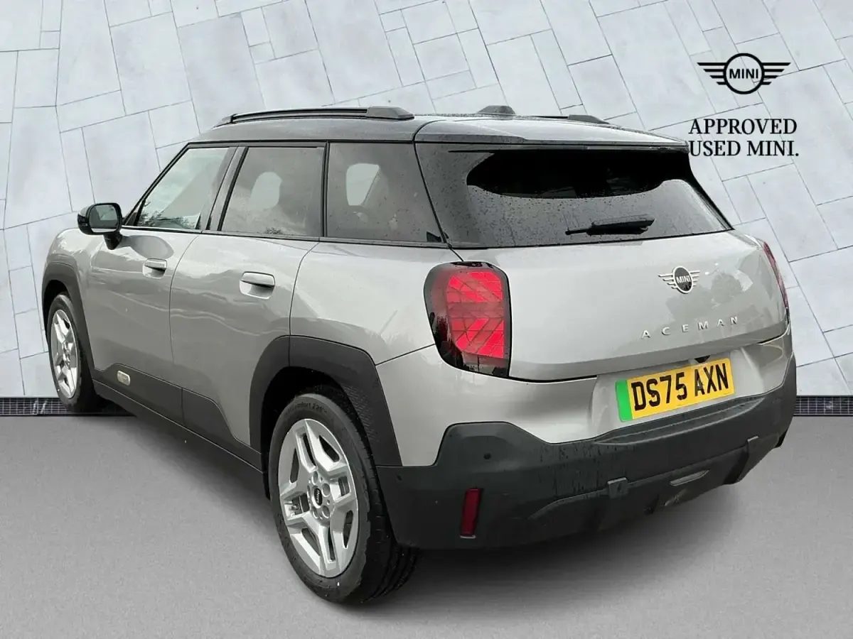 New Mini Aceman Classic 135 kW (184 HP) 2026 Silver SUV