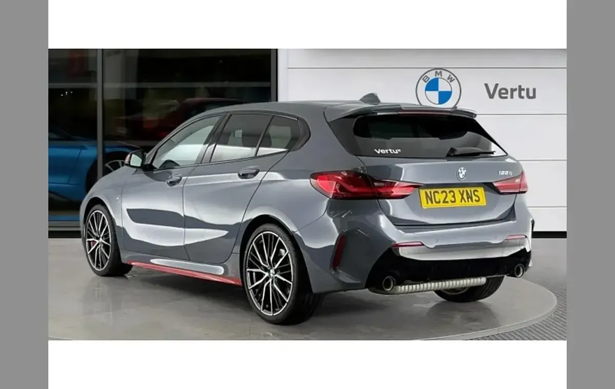 Begagnad BMW 128 Comfort Edition 265 HK (194 kW) 2023 Grå Halvkombi
