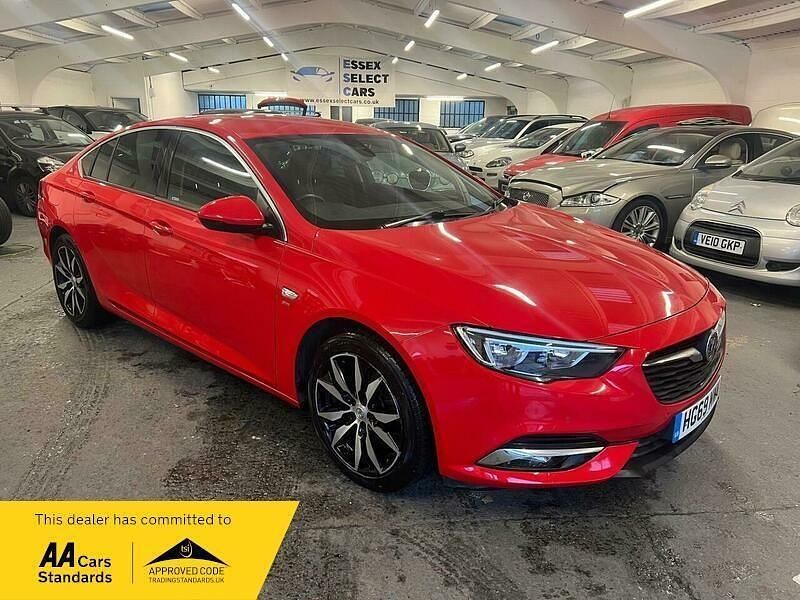 Used Vauxhall Insignia SRi 165 HP (121 kW) 2019 Red Hatchback