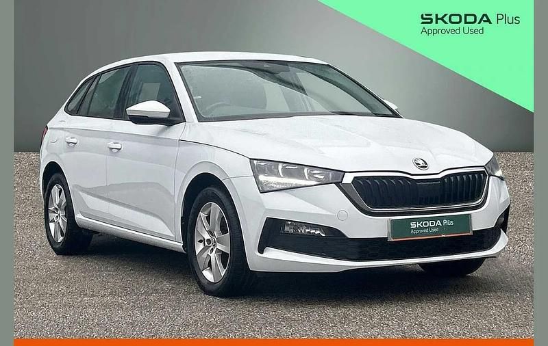 Used Skoda Scala SE 94 HP (69 kW) 2023 Moon white metallic Hatchback