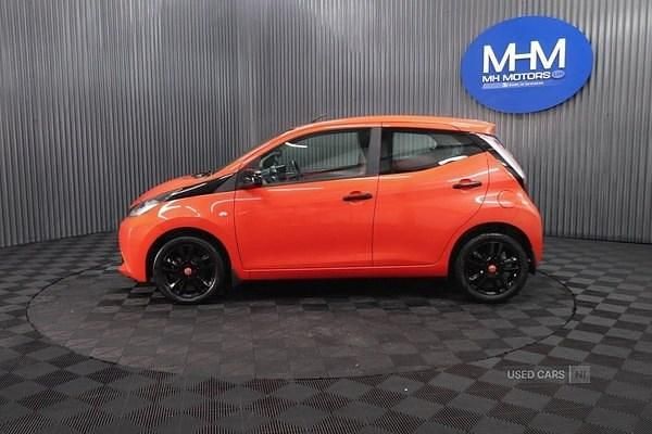 Used Toyota Aygo X-cite 68 HP (50 kW) 2014 Orange Hatchback