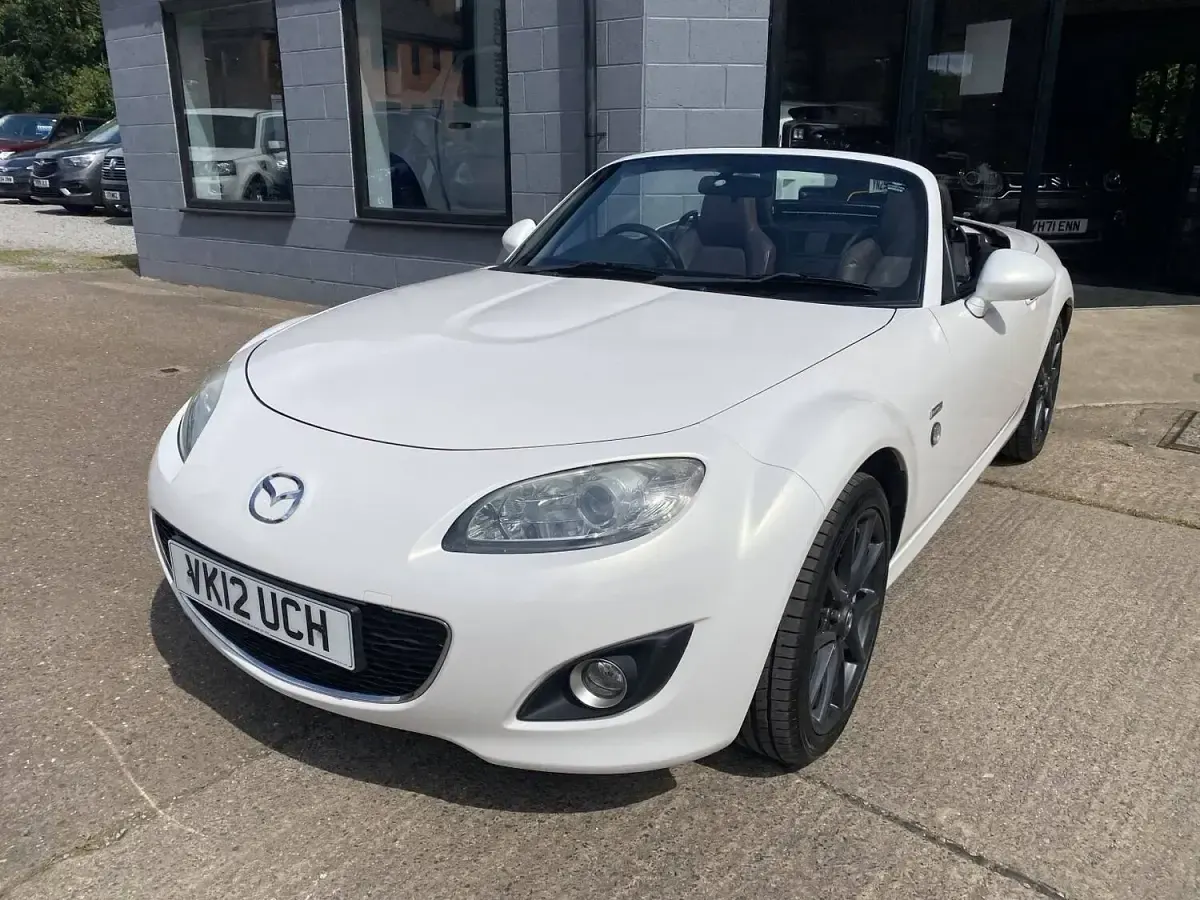 Used Mazda MX5 Edition 157 HP (115 kW) 2012 White Cabriolet