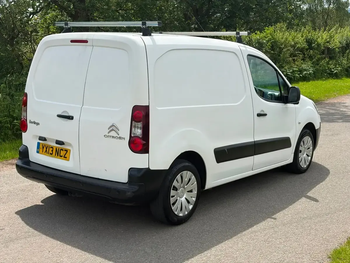 Used Citroën Berlingo 75 HP (55 kW) 2013 White MPV