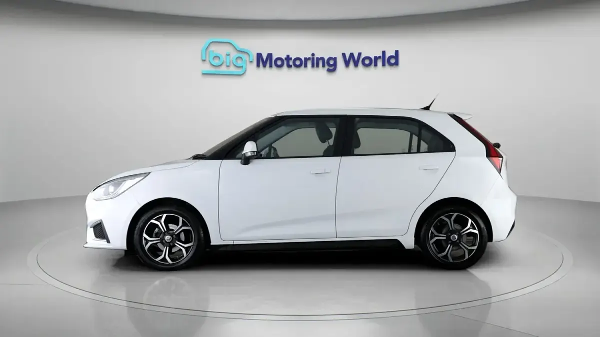Begagnad MG MG3 Exclusive 105 HK (77 kW) 2022 Vit Halvkombi