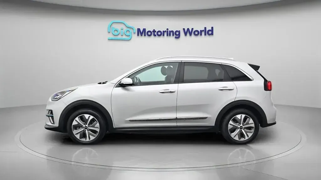 Used Kia e-Niro Plus 147 kW (201 HP) 2021 Silver SUV