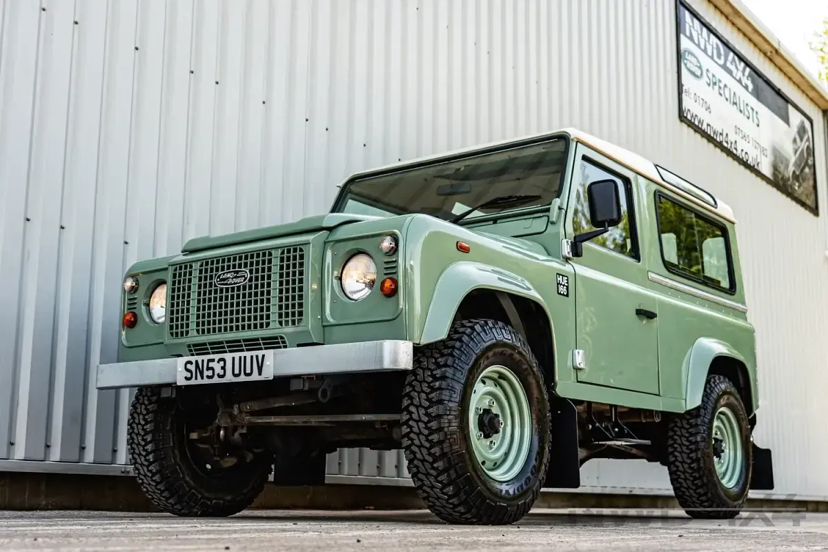 Used Land Rover Defender Heritage 2004 Green Estate