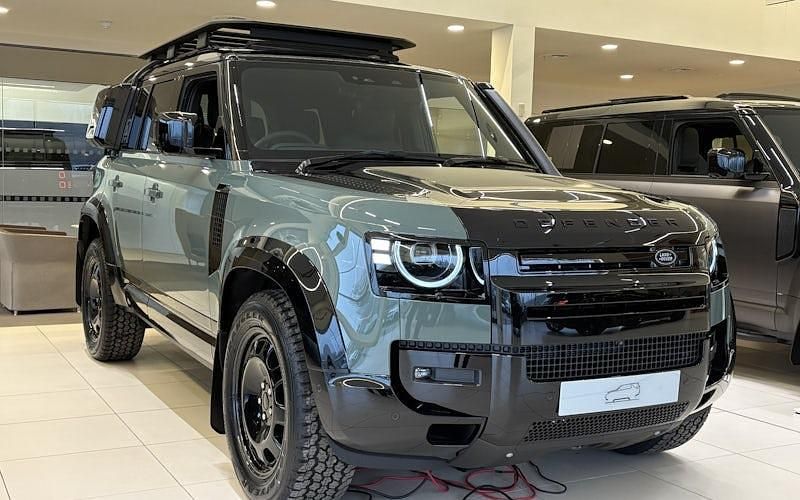 New 2025 Land Rover Defender Estate | £92,855 - Image 1/4