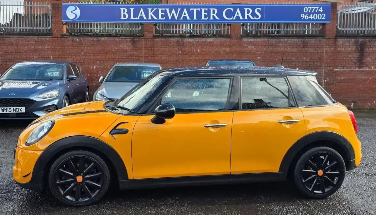 Używany Mini Cooper S Hatch 2015 Pomarańczowy Hatchback
