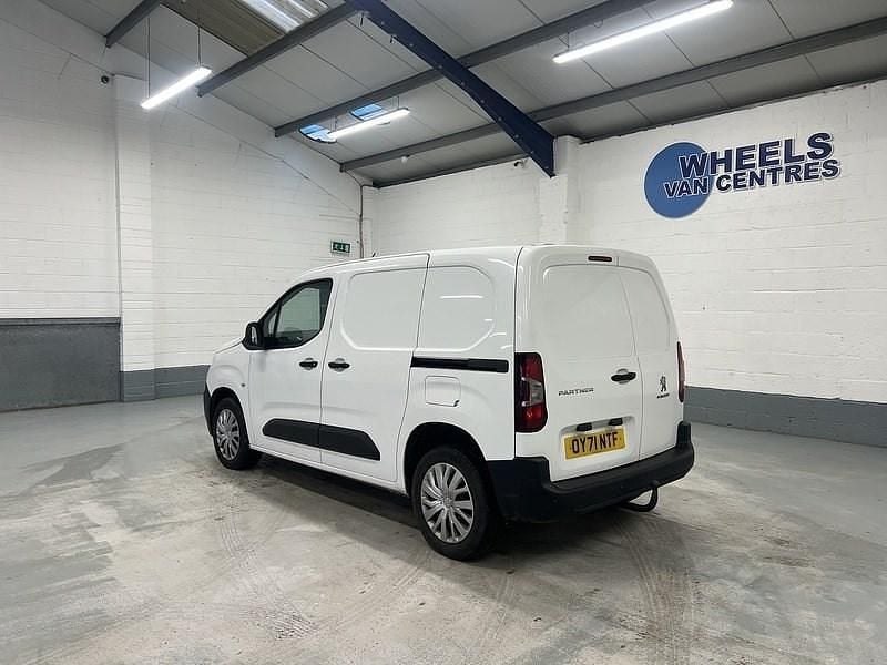 Used Peugeot Partner Premium 2021 White MPV