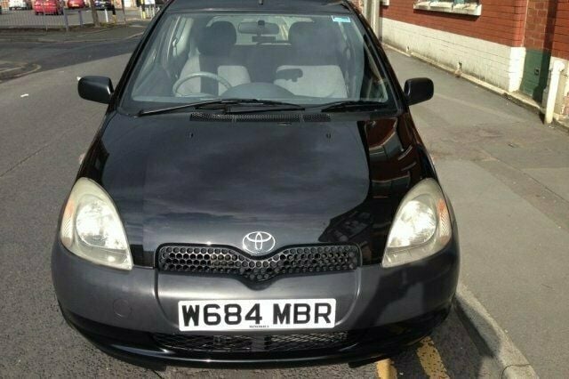 Used 2000 Toyota Yaris Hatchback | £1,389 (Super price) - Image 1/4