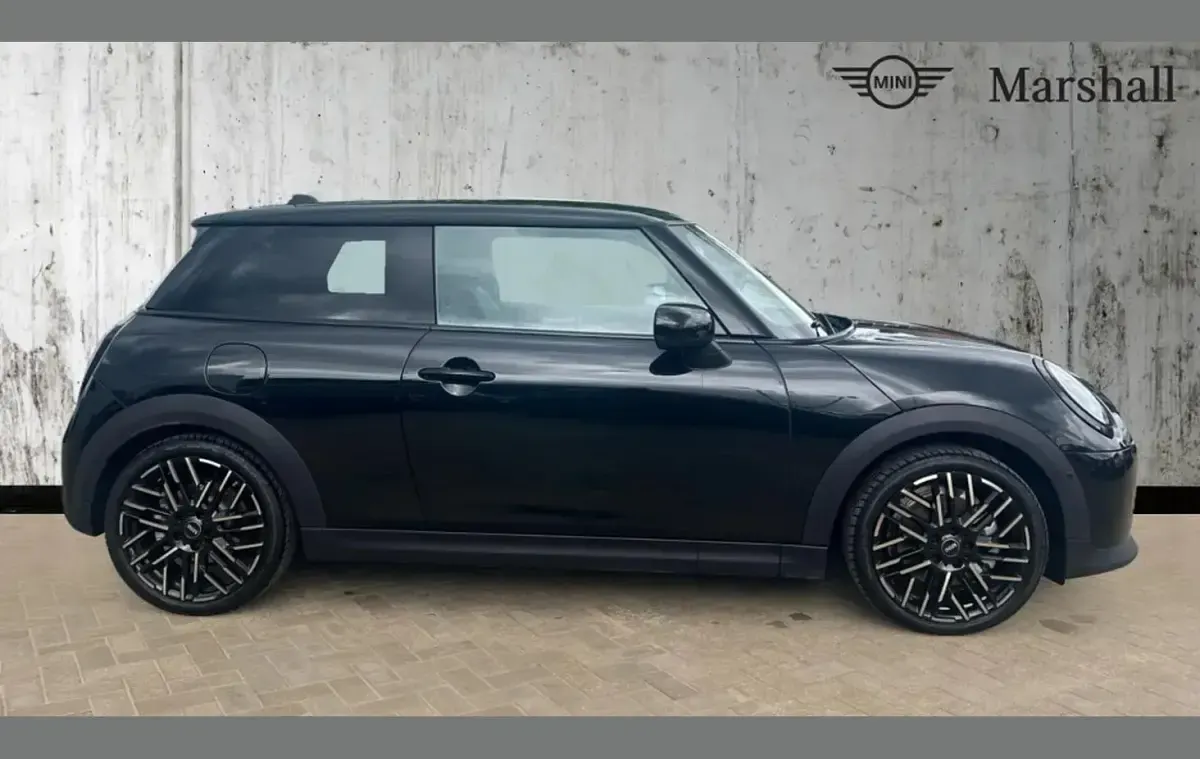 Used Mini Cooper Exclusive 114 kW (156 HP) 2026 Midnight black ii Hatchback
