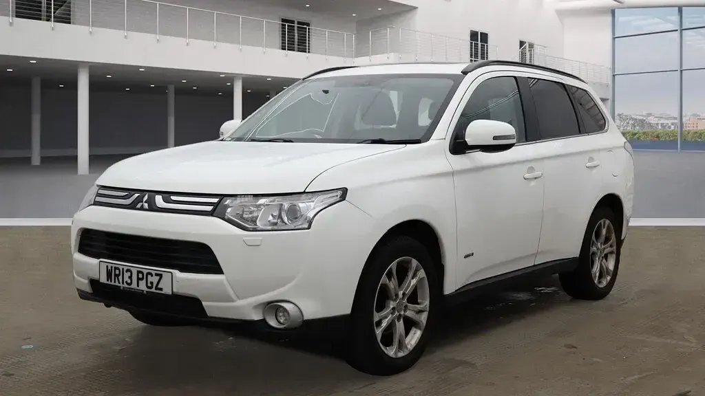 Used Mitsubishi Outlander 2013 White SUV
