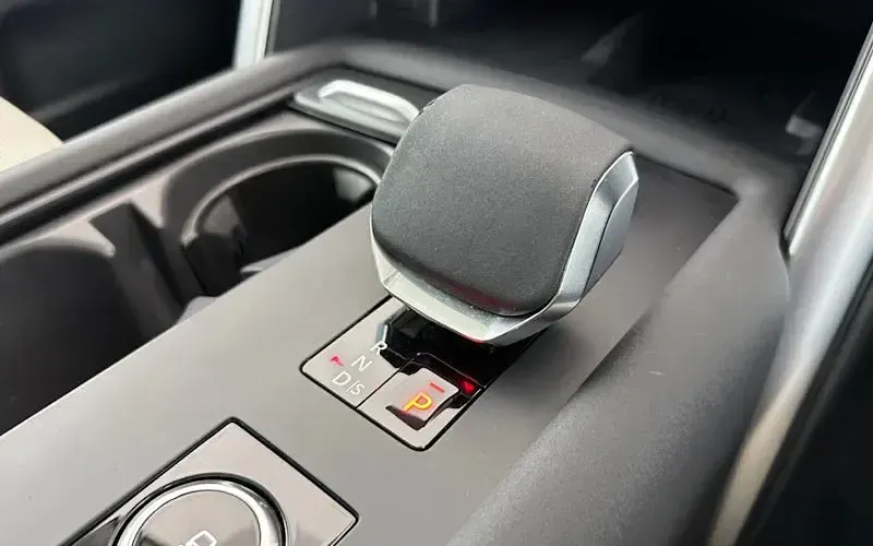 Used Land Rover Discovery HSE Dynamic 350 HP (257 kW) 2024 Black SUV