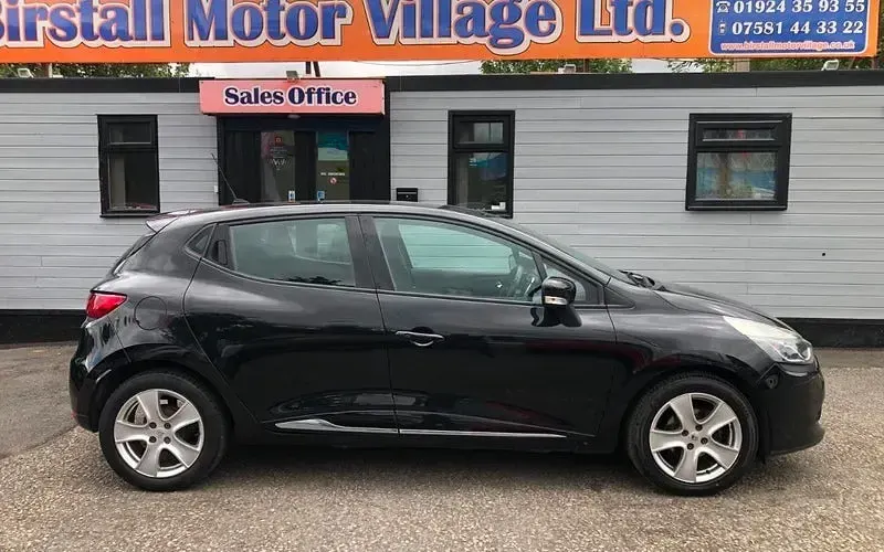 Used Renault Clio Dynamique 73 HP (53 kW) 2015 Hatchback