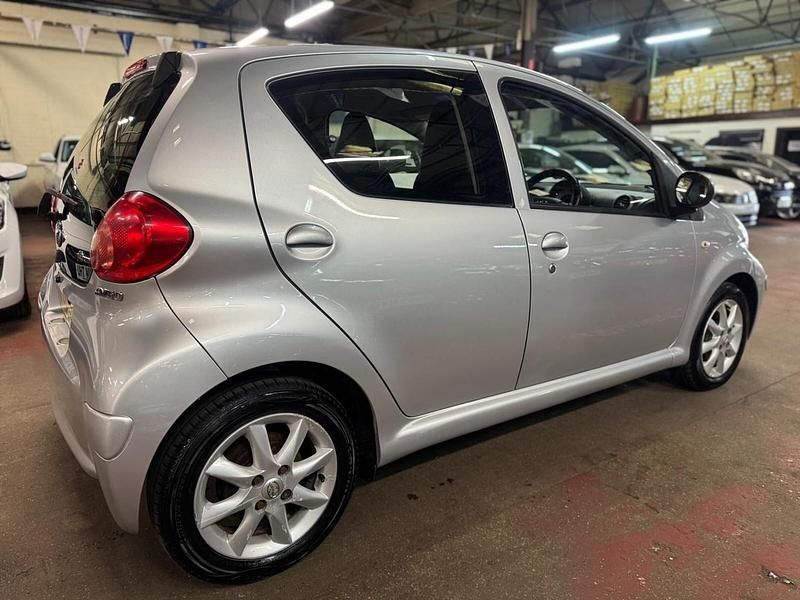 Usado Toyota Aygo Platinum 2009 Prateado Citadino
