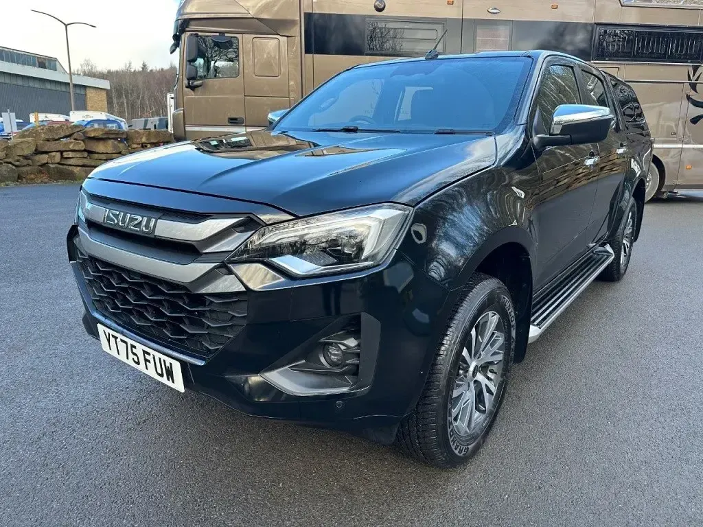 Usado Isuzu D-Max 2025 Negro Pickup/Camioneta