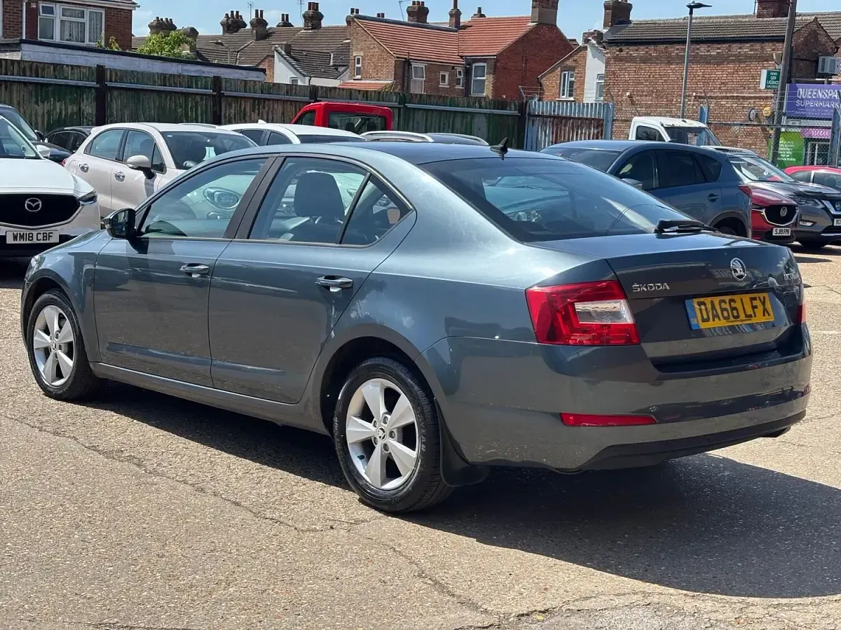 Used Skoda Octavia SE L 150 HP (110 kW) 2016 Grey Estate